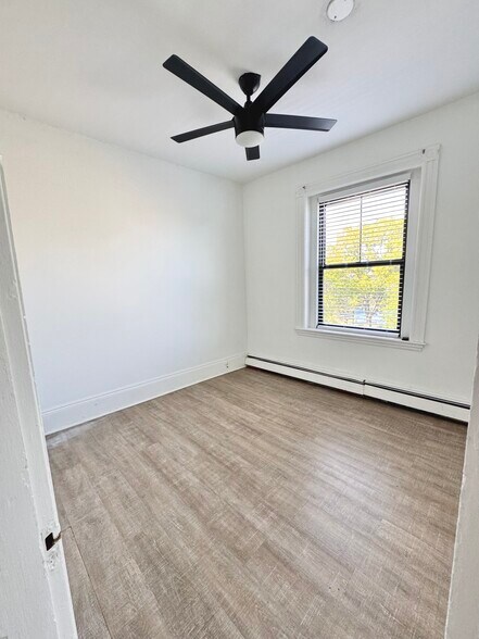 Building Photo - 1510 Tremont St