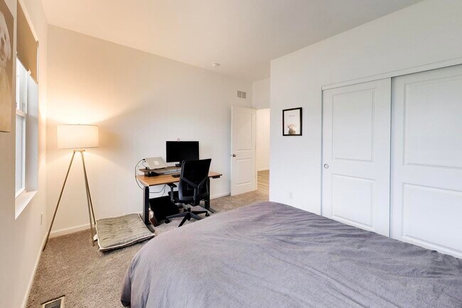 Building Photo - 420 Radcliff Ln