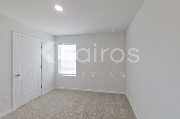 Building Photo - 14250 Ruffian Ave