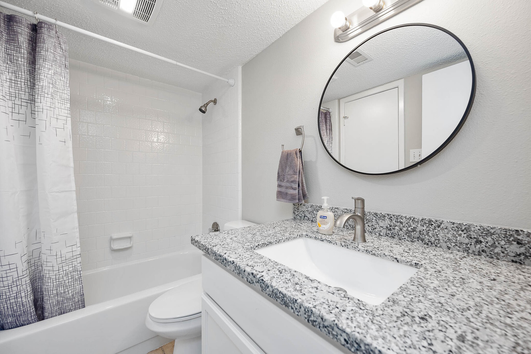 Downstairs Bath - 200 Pecan Dr