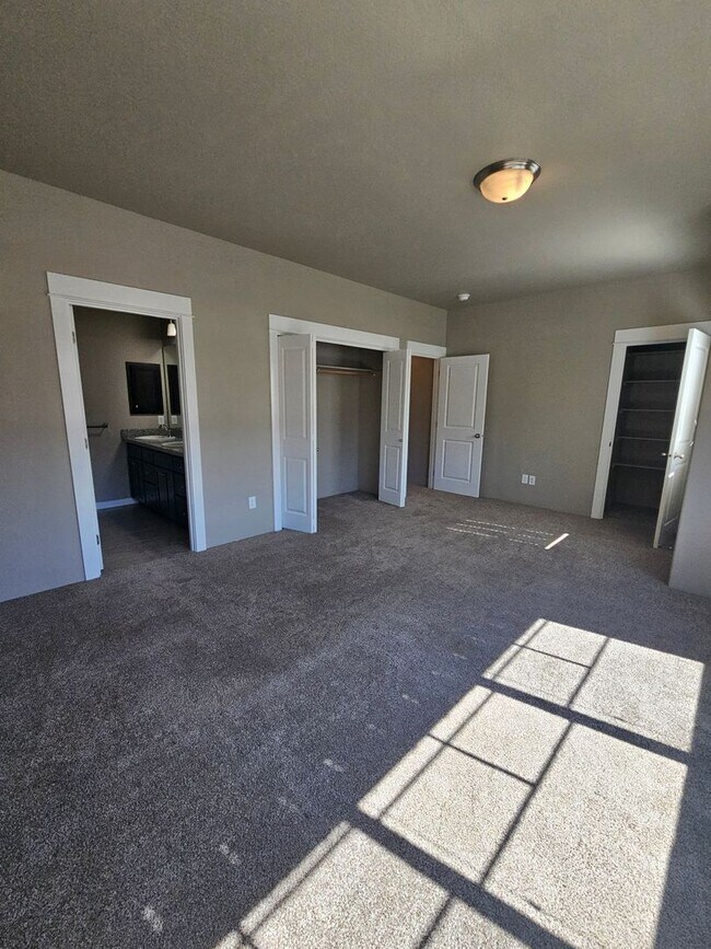 Building Photo - 3567 Juanipero Way