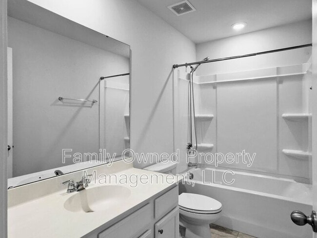 Building Photo - 209 Firewheel Ct