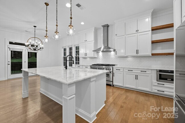 Building Photo - 425 Cassia Ct