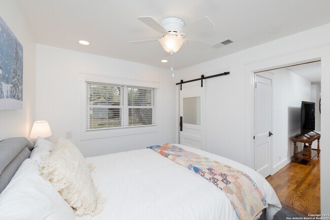 Building Photo - 33121 Blanco Rd