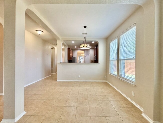 Building Photo - Welcome to this Big & Beautiful! 5 bed/3.5...