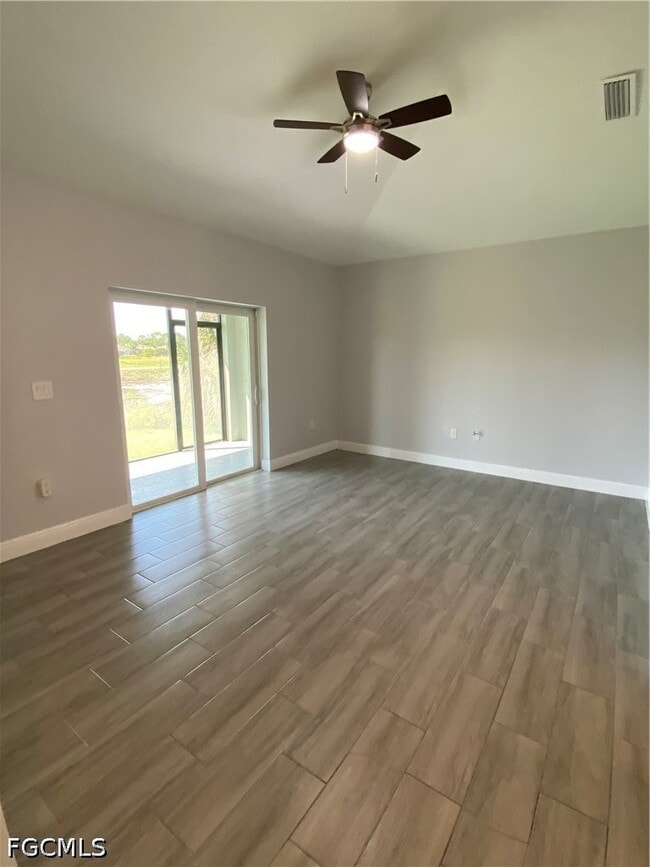 Building Photo - 2215 Hogan Dr