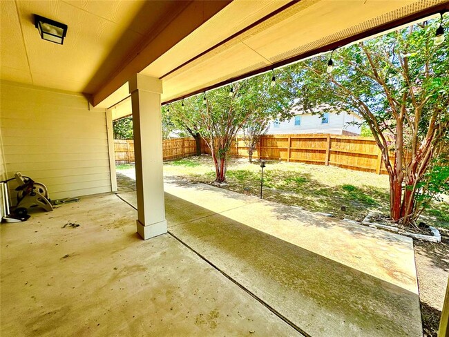 Building Photo - 512 Brown Juniper Way