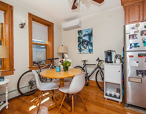 Building Photo - 137 Charles St