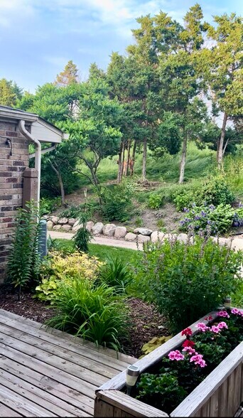 Building Photo - 3720 Independence Ave S