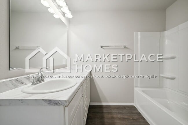 Building Photo - 14910 E 39th St S