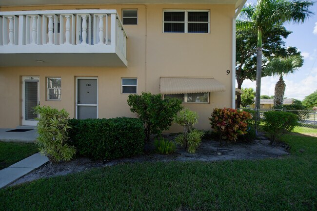 Building Photo - 2102 NE 1st Way