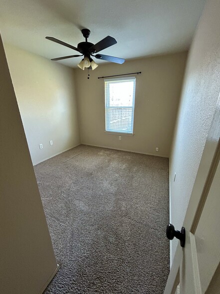 Building Photo - 184 Prairie Springs Loop
