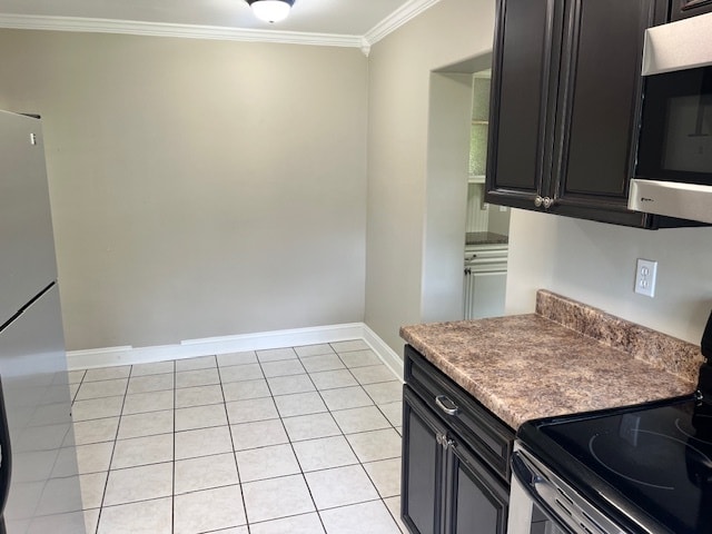 Kitchen table area - 4716 McCahill Rd
