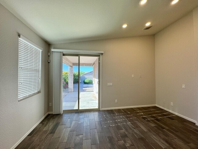 Building Photo - 2308 E Dust Devil Dr