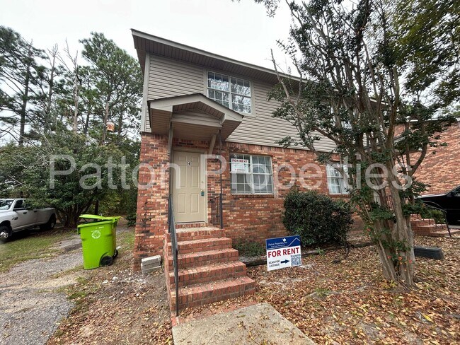 Building Photo - 13-14 Ashleys Place - Outside CoC - R19205...