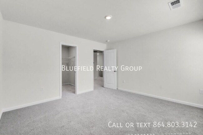Building Photo - 380 Fenwick Dr
