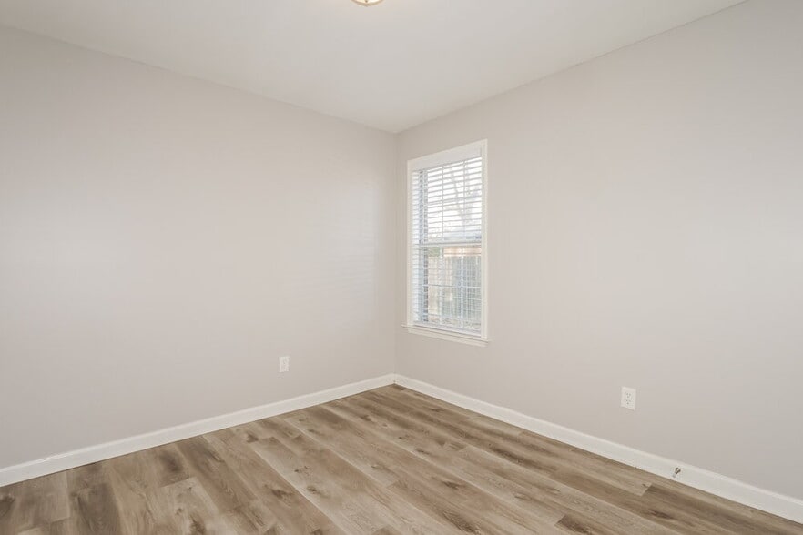 Building Photo - 7931 Claredale Dr