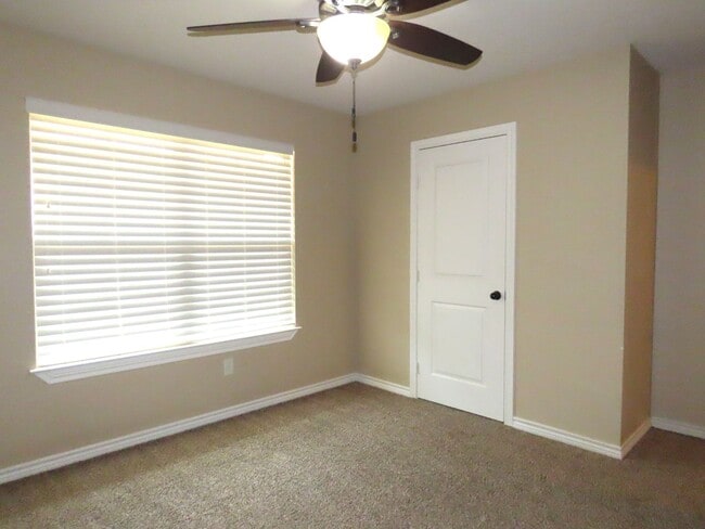 Building Photo - Coming Soon!! Lindale, Gorgeous 4 Bedroom, 2 Bath Home!