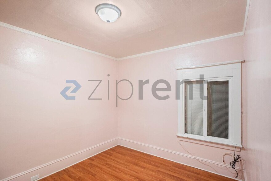 Building Photo - 130 Templeton Ave