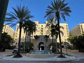 Building Photo - 520 SE 5 Ave