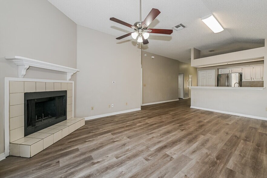 Building Photo - 7737 Manassas Ct E