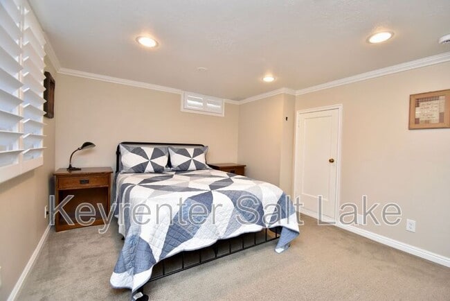 Building Photo - 2689 E Barbey Dr
