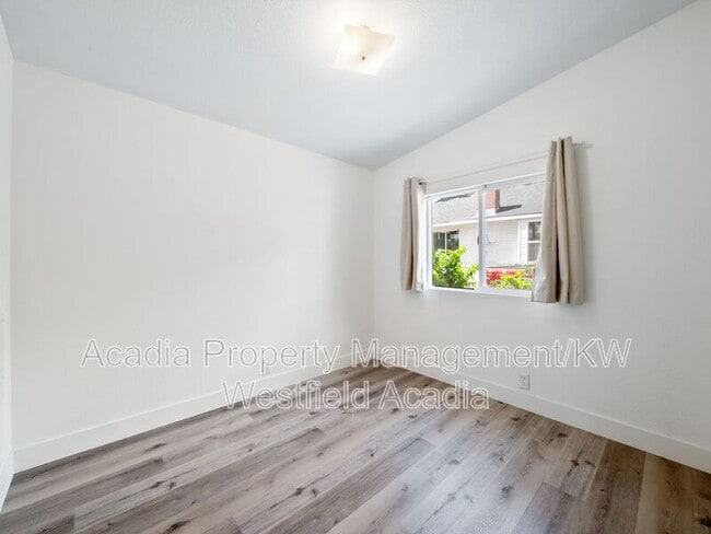Building Photo - 642 Harmony Ct