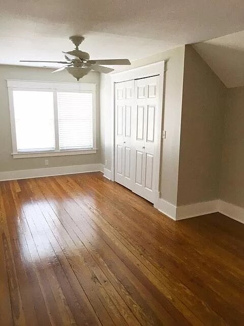 Building Photo - 1106 Lawrence Ave