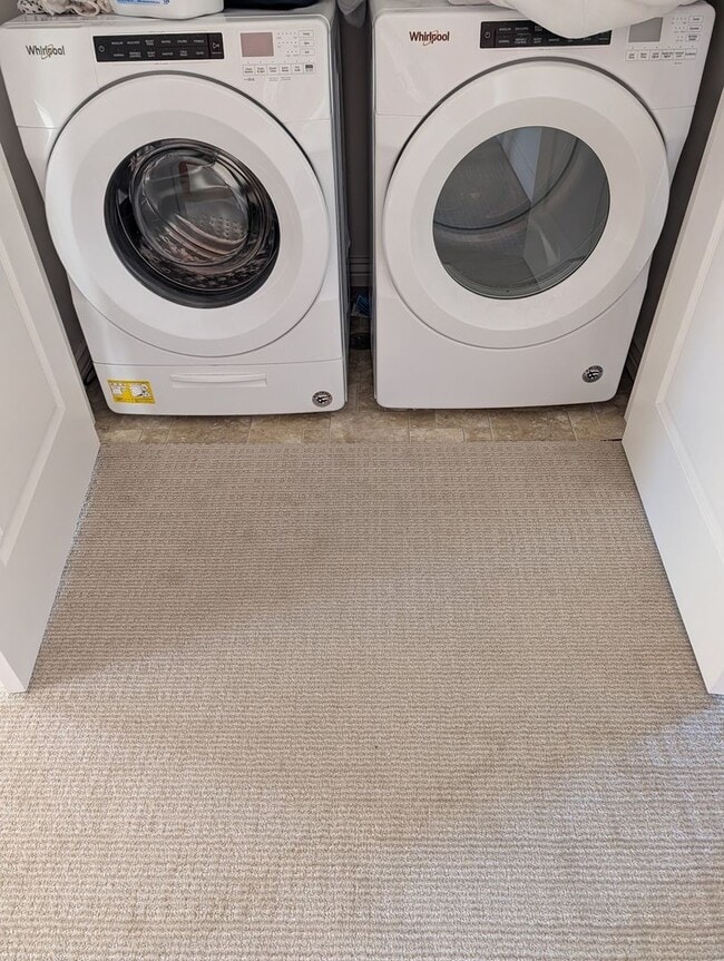 Building Photo - March Rent Free - Beautiful 3 Bedroom Condo for Rent in Draper