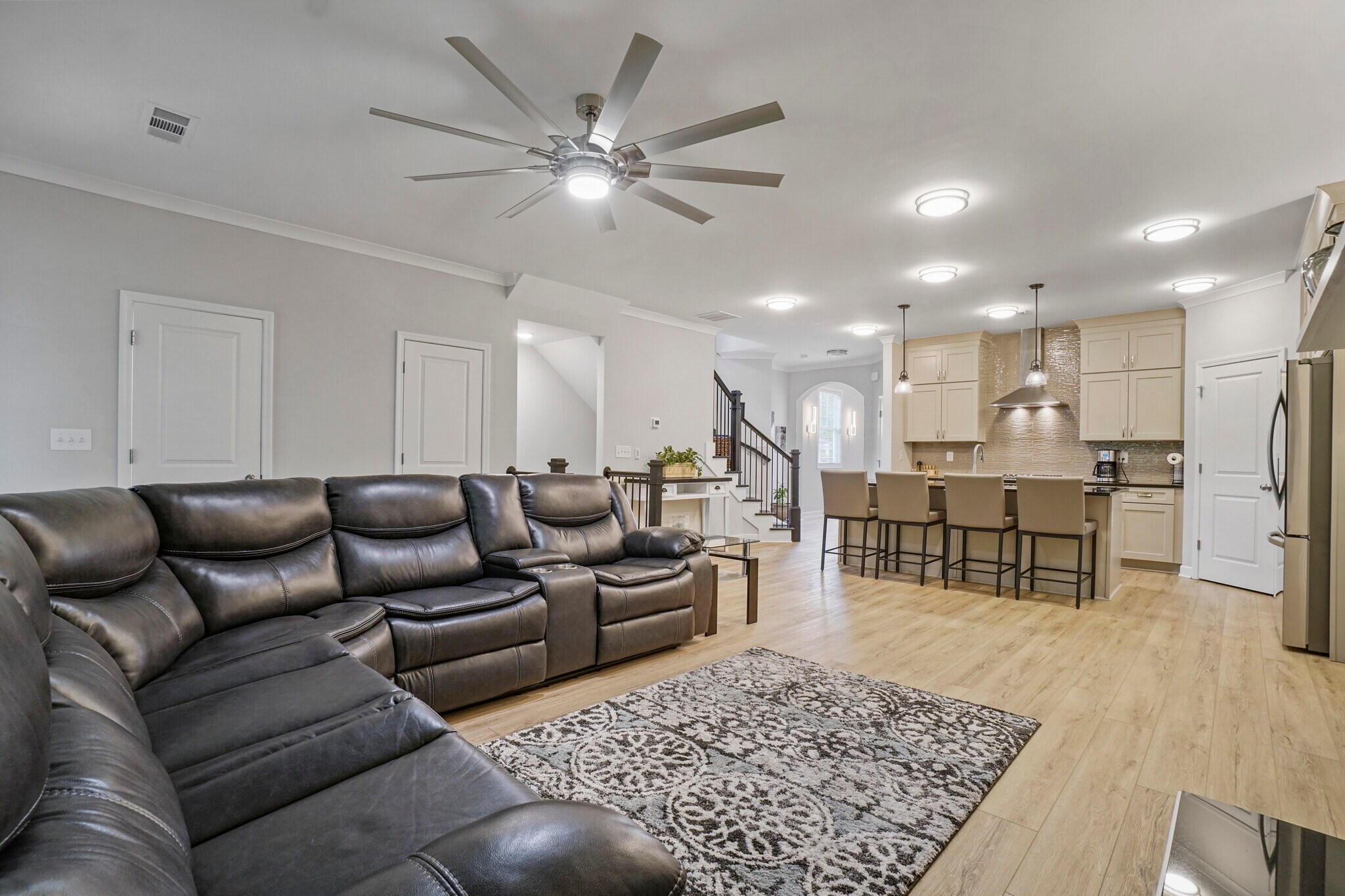 Building Photo - 421 Retreat Ln