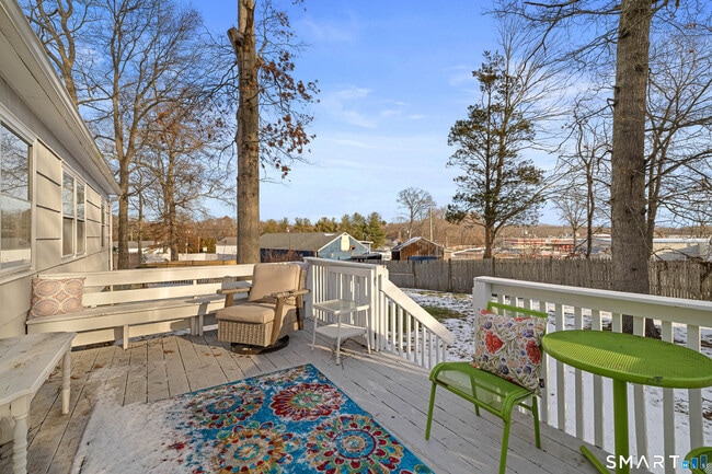 Building Photo - 12 Beach Park Rd