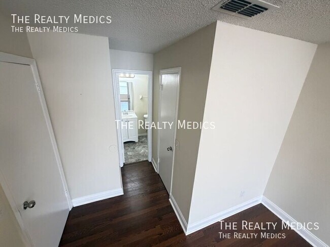 Building Photo - 4124 Pershing Pointe Pl