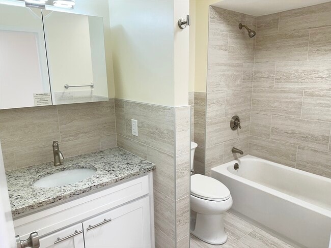 Building Photo - 1004 Paradise Rd