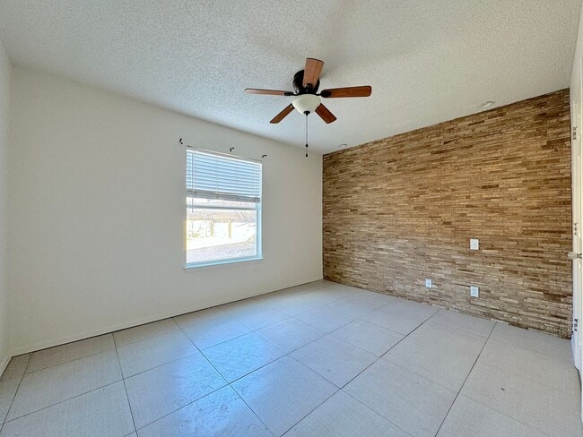 Building Photo - Northeast El Paso 3 Bed Refrig A/C