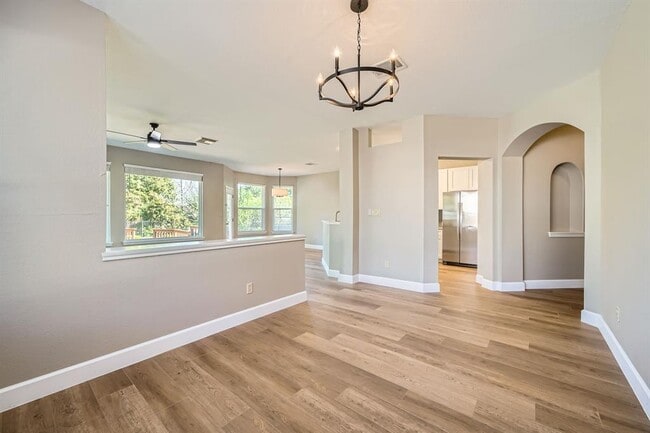 Building Photo - 15013 Doria Dr