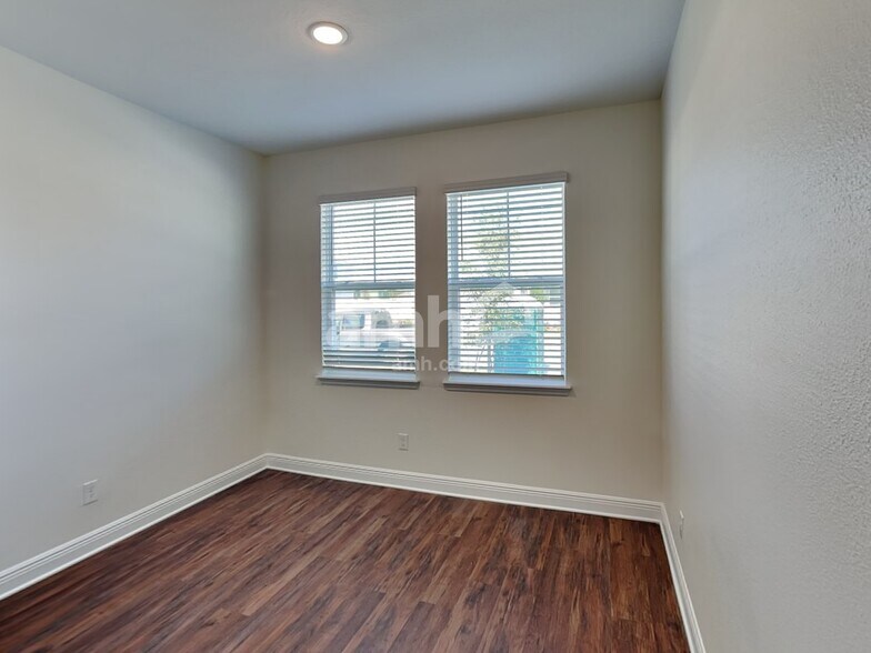 Building Photo - 2856 Ponds Trl
