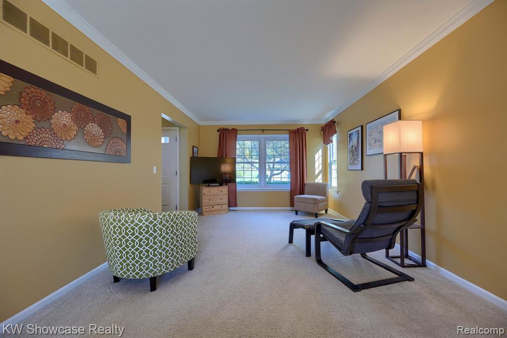 Building Photo - 24509 Simmons Dr