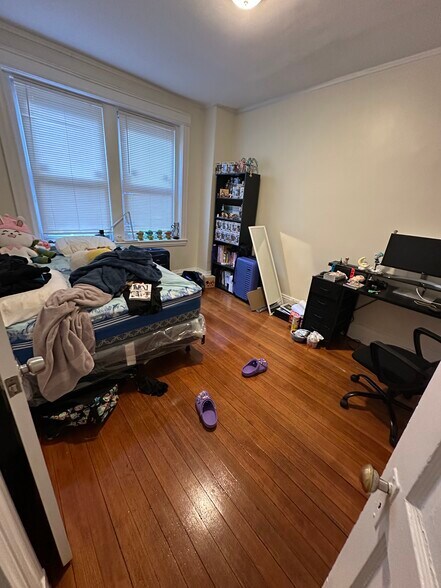 Building Photo - 190 Winthrop Rd