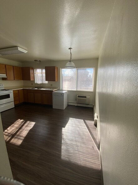 Building Photo - 1720 Azalea Ct