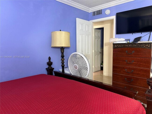 Building Photo - 495 NW 72nd Ave