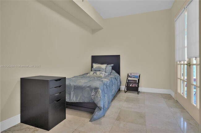 Building Photo - 4775 Collins Ave
