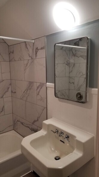 Bathroom - 21 Charles St