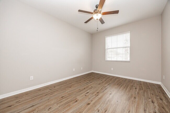 Building Photo - 21018 Picket Fence Ct