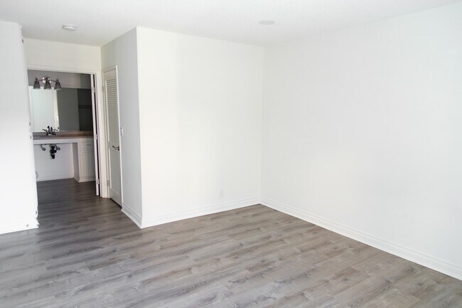 Building Photo - 4496 Lubbock Dr
