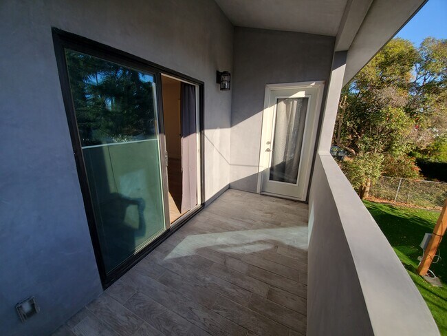 Building Photo - 17348 Emelita St