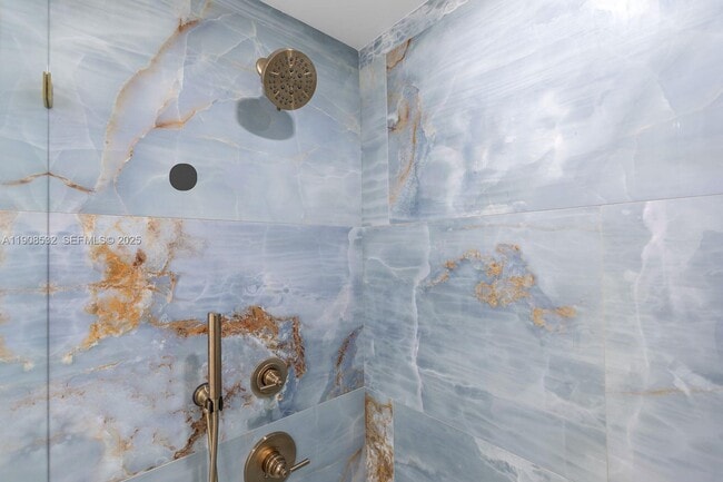 Building Photo - 5641 SW 67th Ave