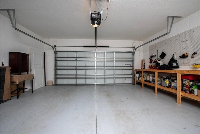 Building Photo - 15121 Book Club Rd