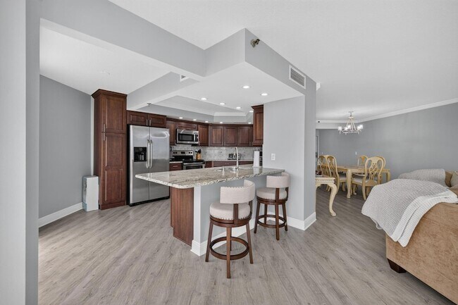 Building Photo - 9650 S Ocean Dr