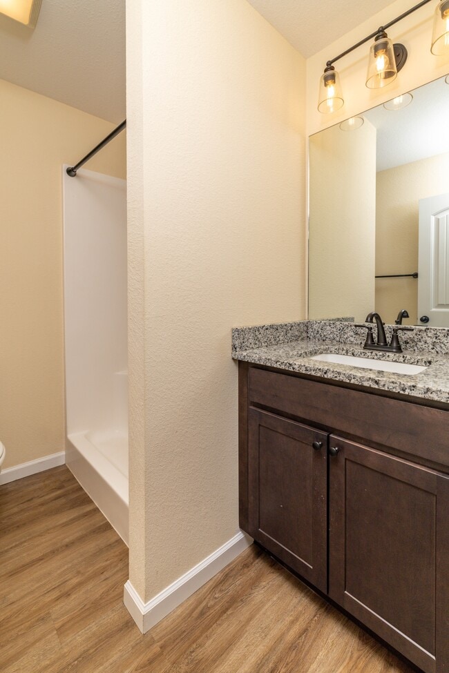 Building Photo - 923 Warrior Hill Dr