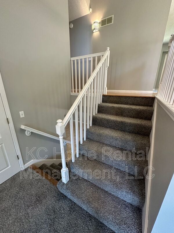 Building Photo - 15137 W 132nd St